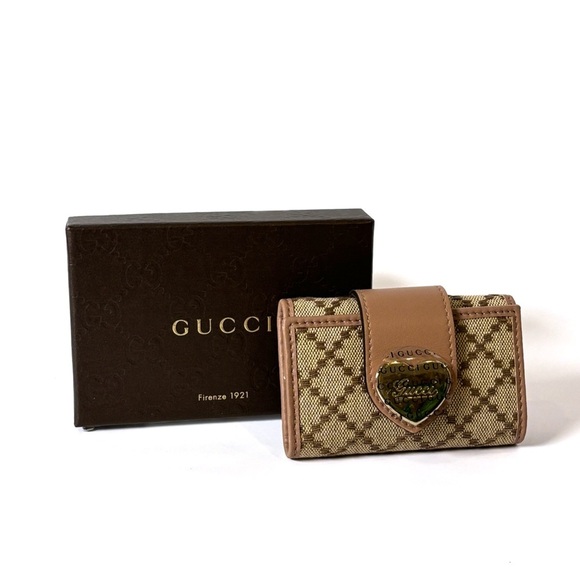 Gucci GG Supreme Monogram Heart 6 Key Holder NWT w COA